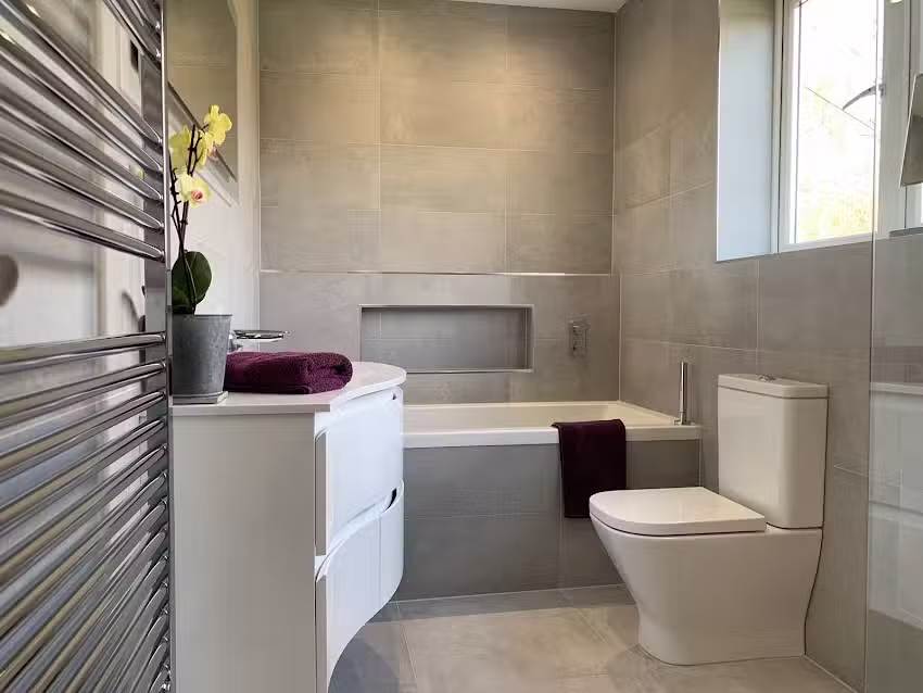 A M H Plumbing Heating & Bathrooms Ltd