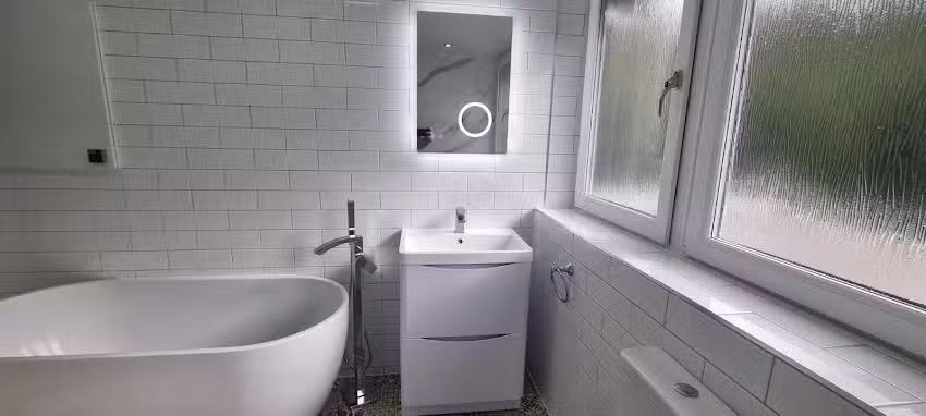 AkwaPlumb Bathrooms, Plumbing & Heating