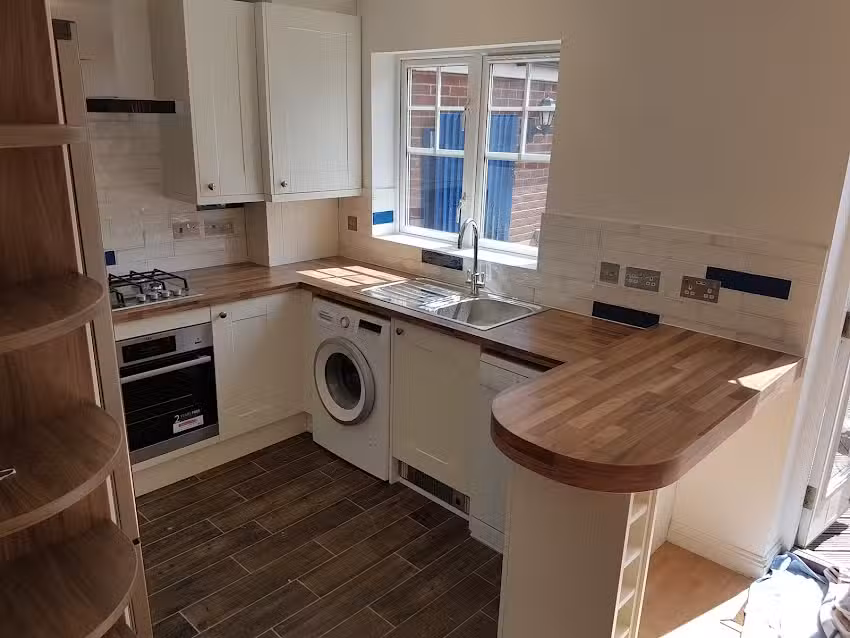 MapleLeaf Plumbing & Tiling