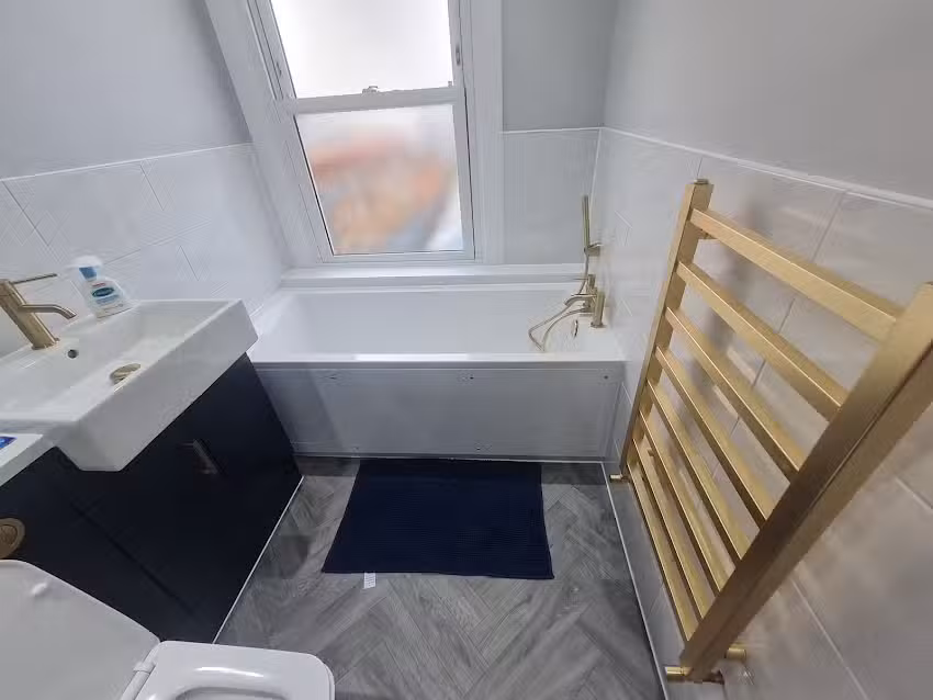 PJL Plumbing & Bathrooms